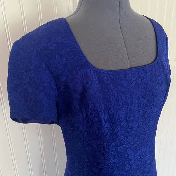 Vintage Royal Blue Silk Mini Dress Scoop Neck Floral Brocade Textured Size 10 - Picture 2 of 12